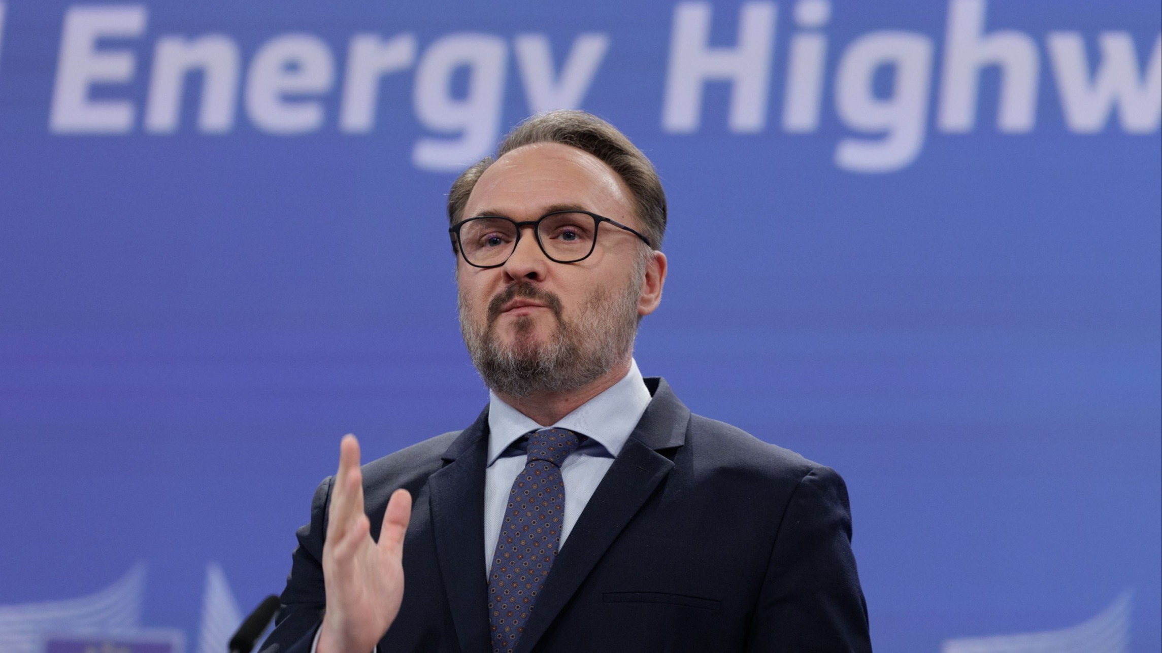 EU tables plan to connect energy grids amid competitiveness and security challenges
