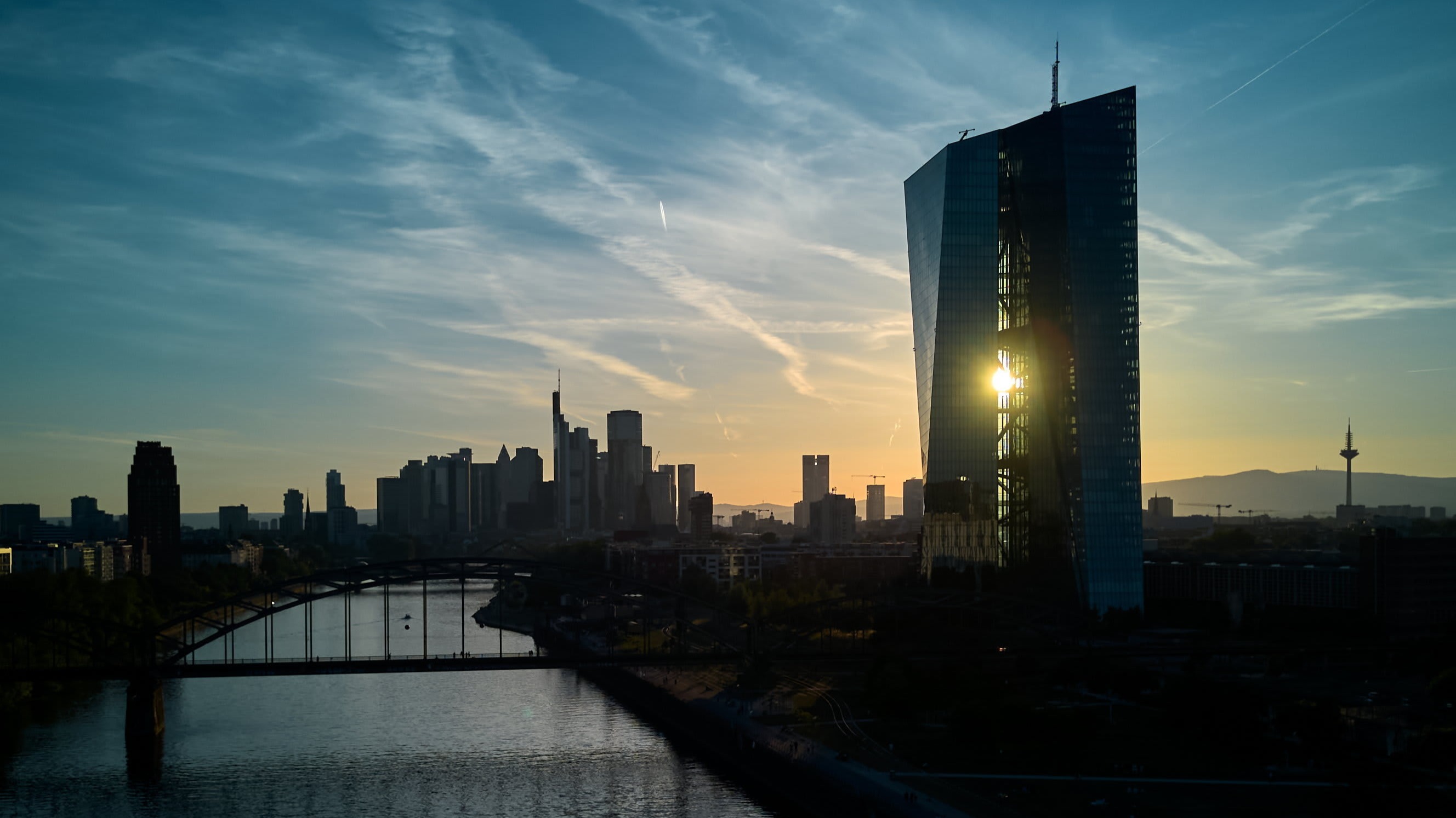 Banks under pressure to respond to rise of frontier AI
