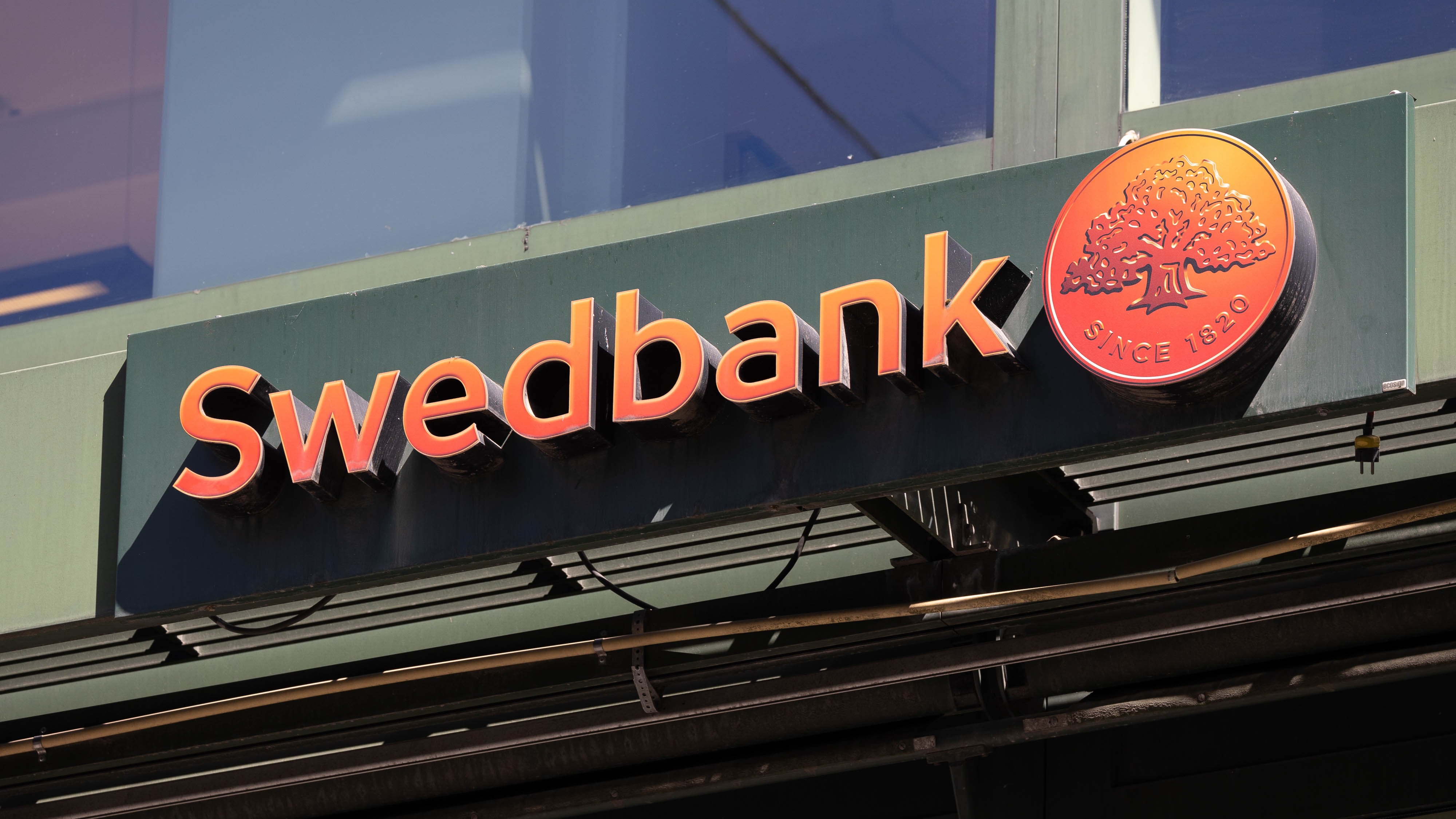 Swedbank shares soar after DoJ closes money-laundering probe - The Banker