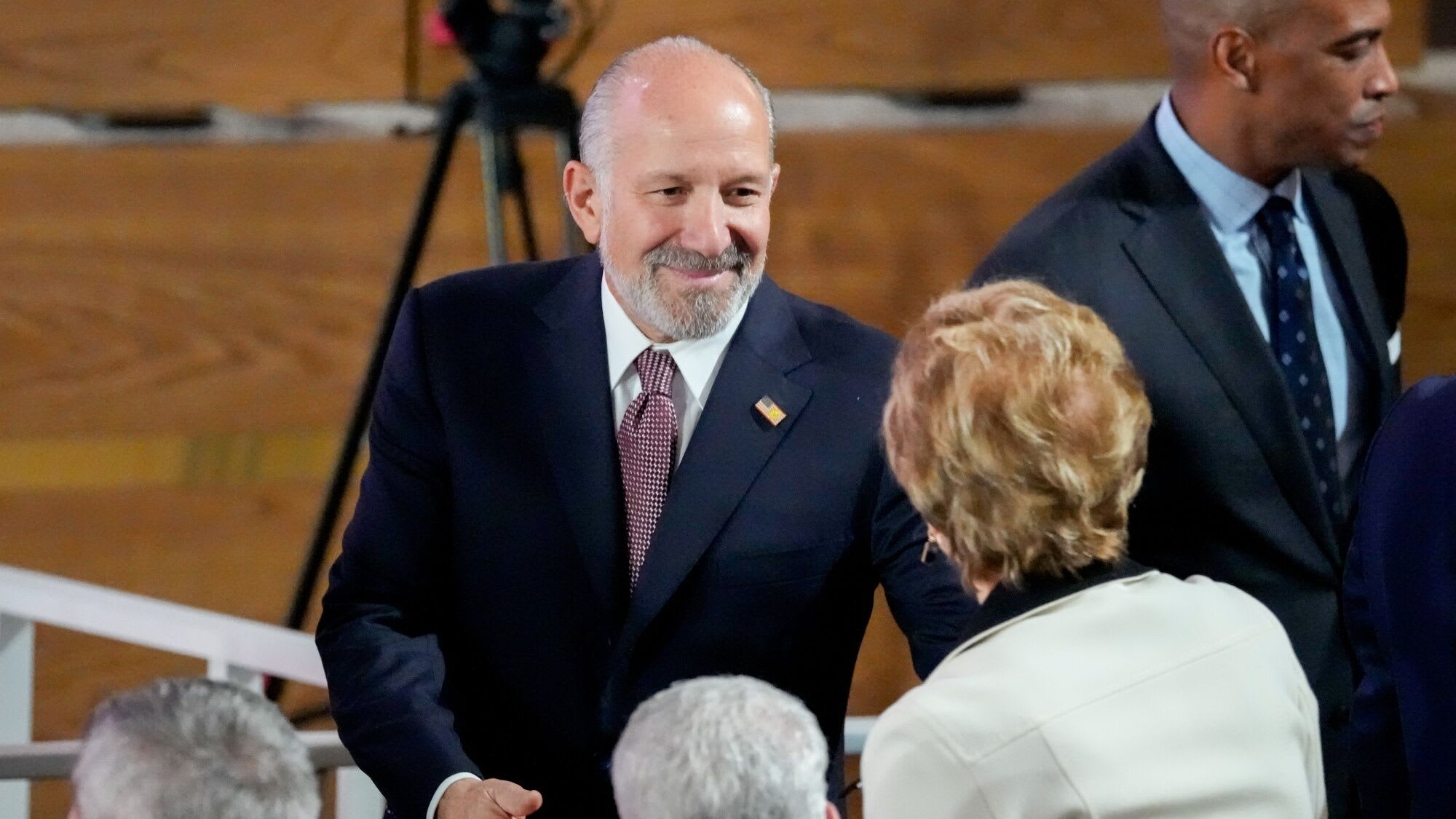 Sygnalista, który oznaczył powiązania Lutnicka z Epsteinem, umiera