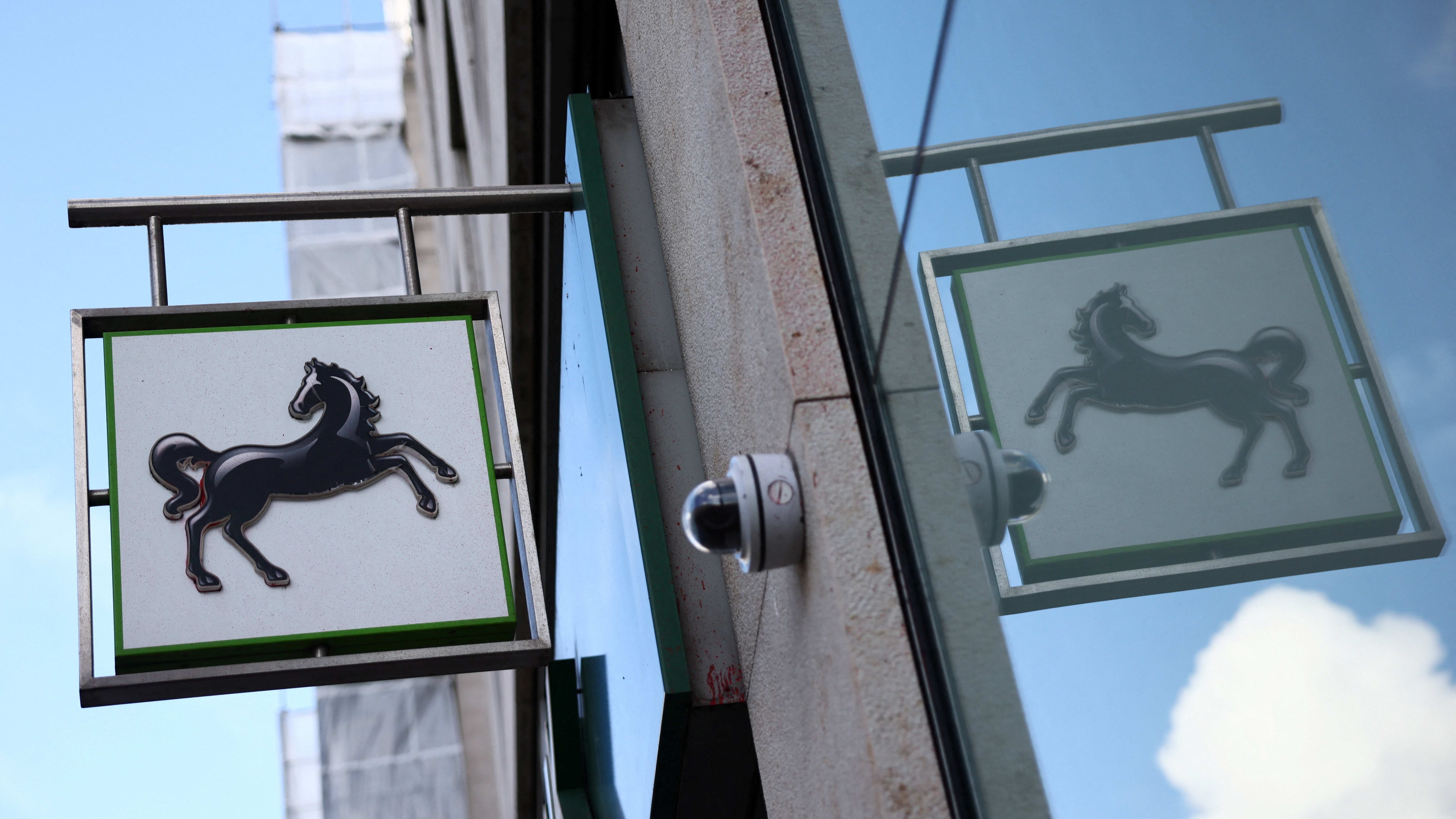 Lloyds consumer lending chief to step down in strategy overhaul