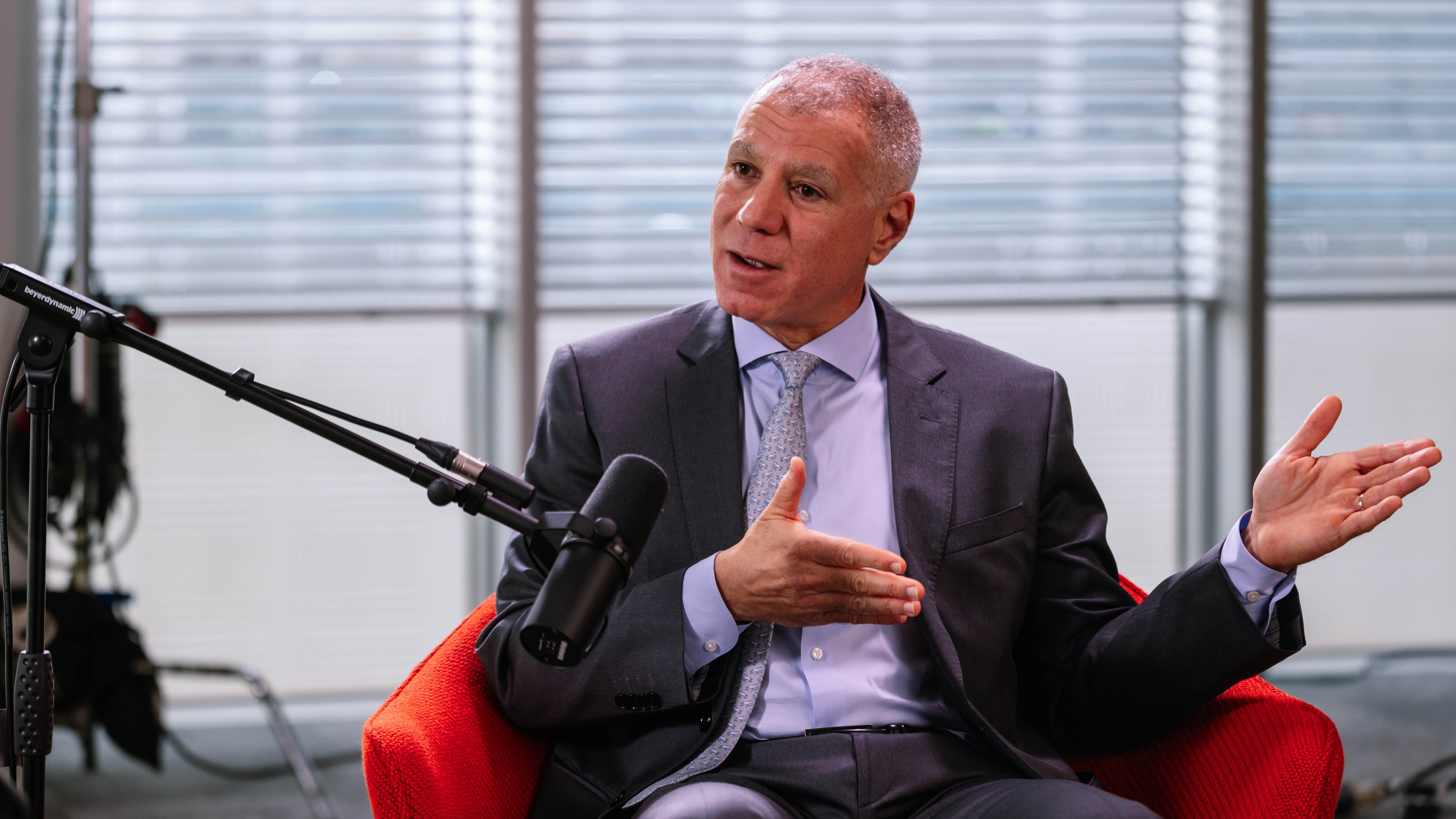 HSBC confident in Gulf outlook despite war; India examines Standard Chartered complaint